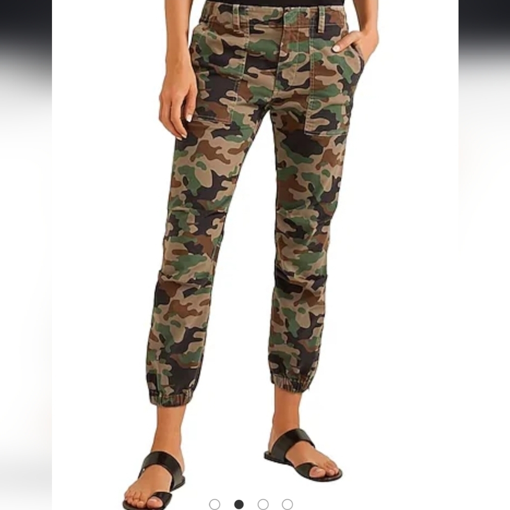 Nili Lotan Cropped French Military Pants in a camouflage print Size 2